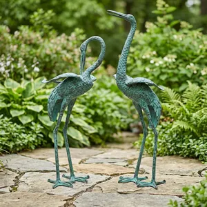 Sculpture de grue en aluminium coulé vert, paire de statues d'oiseaux modernes, figurine décorative personnalisable avec logo pour jardin, patio, maison - Product Image 3