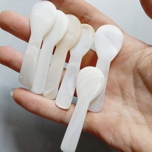 Venta al por mayor de alta calidad para servir miel helado postre café cuchara 7, 9 cm Natural pequeña perla Caviar Shell cuchara de Vietnam - Product Image 4