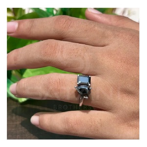 Anillo Toi Et Moi de Oro Blanco de 14K con Moissanita Negra, Corte Pera y Esmeralda, Doble Piedra, Regalo de Aniversario o Promesa - Product Image 1