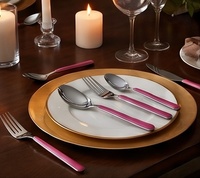 Ensemble de couverts élégants en acier inoxydable avec poignée rose pour les repas, les fêtes de mariage et la maison.