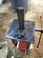 Máquina de corte en V – Cortadora de precisión para la preparación de muestras de ensayo de impacto