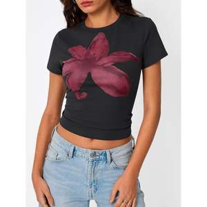 Tops cortos de primavera y verano 2025 a la moda para mujer, camisetas gráficas informales bonitas básicas, ropa de moda a la moda para uso en el gimnasio - Product Image 1