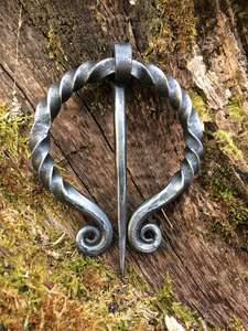 Croix de troll médiévale forgée à la main, pendentif en fer authentique fait main, inspiré du patrimoine viking ancien, symbole nordique protecteur - Product Image 5