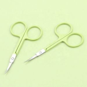 Ciseaux à cuticules à pointe fine pour le nettoyage détaillé des cuticules des ongles et l'élimination des peaux mortes - Product Image 2
