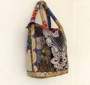 Sac fourre-tout indien perlé, sac à bandoulière Banjara, sac de shopping grand format fait main pour femmes - Product Image 4