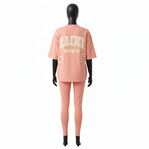 Ensemble haut et legging pour femme en coton et élasthanne de haute qualité, 230 GSM, tissu respirant et doux, logo brodé. - Product Image 2