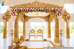 Mandap de mariage de style Grand Maharaja en or, pour cérémonie de mariage, à acheter. Mandap de mariage gujarati de luxe en bois sculpté pour grands événements au Royaume-Uni. - Product Image 4