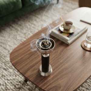 Ensemble élégant de brûleurs d'encens en argent et bois foncé, comprenant des bols texturés martelés et des bases assorties élégantes pour l'aromathérapie - Product Image 4