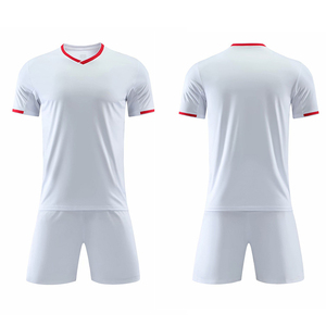 Conjunto de Uniformes Deportivos de Fútbol Personalizados 2026, Sublimación, 100% Poliéster, Secado Rápido, Ropa de Fútbol al por Mayor para Hombre - Product Image 4