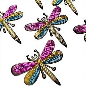 Broche de luxe 3D brodée libellule en fil de soie pour accessoires vestimentaires - Product Image 2