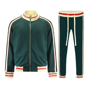 Survêtement pour homme, élégant, tendance, confortable, parfait pour la salle de sport, les activités de plein air et les tenues décontractées quotidiennes, disponible à la vente - Product Image 4