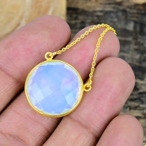 Pendientes de Gancho Hechos a Mano con Ópalo Natural en Forma Redonda, Baño de Oro de 18k sobre Plata de Ley 925 - Product Image 3