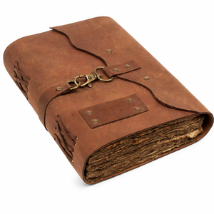 Diario Encuadernado en Cuero Marrón Grueso Hecho a Mano con Bolígrafo - Libro de Sombras Vintage y Cuaderno de Bocetos con Papel de Borde Rústico Antiguo - Product Image 1