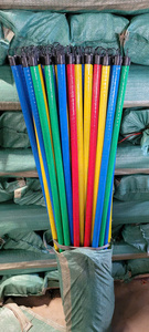 Balai léger et durable à manche en bois coloré, 25-34 pouces, en fibres de maïs, poils rigides non tressés, pour le nettoyage de la maison, des toilettes et des sols - Product Image 2