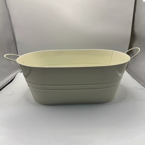 Galvanized metal beverages ice tub enhances the visual appeal of any bar, restaurant, hotel, or home entertainment setup - Product Image 4