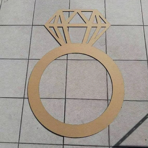 Anneaux de serviette ronds en bois écologiques faits à la main de luxe pour la décoration de mariage - Product Image 1