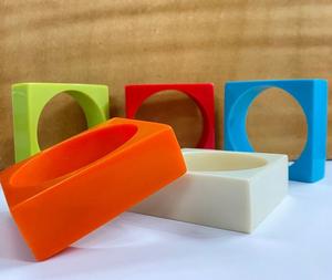 Brazaletes de Resina Impermeables Hechos a Mano de Primera Calidad para Mujer, Joyería Elegante de Moda, Acabado Liso y Brillante, Colores Personalizados, para Bodas y Fiestas - Product Image 4