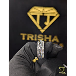 Bague de luxe entièrement sertie de diamants Moissanite en argent sterling 925, style Hip Hop, pour hommes et femmes, par Trisha Jewels - Product Image 4