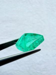 Esmeralda Verde Brillante Colombiana, Joyería de Lujo, Claridad Superior, Perfecta para Anillos, al Mejor Precio por Exportador Green Emerald - Product Image 1