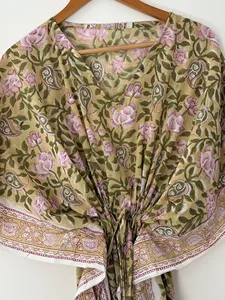 Vestido Kaftán de Algodón con Estampado Floral Hecho a Mano, Estilo Bohemio para Mujer, Cuello en V Profundo, Corte Holgado, Ideal para Vacaciones y Playa - Product Image 5