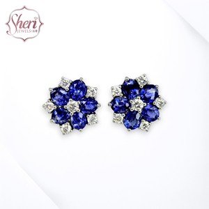 [Sheri Jewels] Pendientes de Oro Blanco Sólido de 18K con Forma de Flor, con Diamantes y Zafiros Naturales para Mujer - Regalo de Boda y Aniversario - Product Image 1