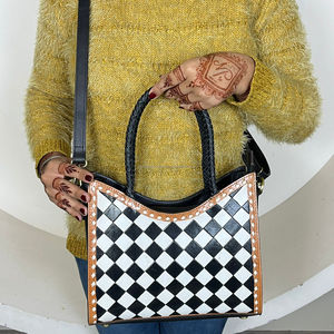 กระเป๋าถือสะพายไหล่หนังลายตารางหมากรุกแฟชั่นสำหรับผู้หญิงปี 2025 พร้อมที่ใส่บัตรขนาดเล็ก ชุดเข้าชุด 2 ชิ้นสุดเก๋ - Product Image 6