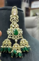 ต่างหูทองประดับเพชรซิคอนสไตล์คุนดัน ดีไซน์สวยหรูสำหรับผู้หญิง เหมาะสำหรับงานกลางคืนและงานปาร์ตี้ - Product Image 2