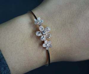 AMBER JEWELS T-984 Brazalete de eslabones chapado en oro rosa con flor de cristal, estilo Hip Hop, unisex, para boda romántica, con engaste de garra - Product Image 2