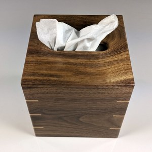 Boîte à mouchoirs en bois de noyer noir moderne et luxueuse avec logo personnalisé pour salle de bain, bureau, rangement – Boîte à mouchoirs en bois durable - Product Image 1
