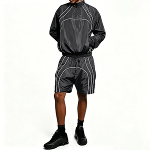 Ensemble de survêtement imperméable et à séchage rapide pour homme, avec veste coupe-vent à demi-zip à rayures réfléchissantes et short à taille élastique, personnalisable en gros - Product Image 5