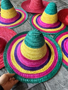 Sombrero mexicain brodé à la main à rayures colorées pour femme, idéal pour les voyages en plein air, les fêtes et les événements, disponible en rose, violet, jaune et vert - Product Image 3