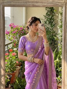 Sari en satin brodé Satin Grace, Sari Royal Satin Bloom, Sari élégant à bordure Aarco, Sari brodé au fil de perle - Product Image 3