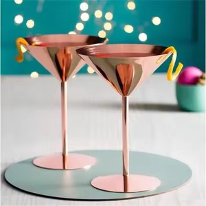 Gobelet à vin en acier inoxydable durable, réutilisable, élégant et de qualité supérieure, idéal pour les mariages et les bars - Product Image 1