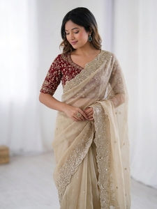 AARA Fashion Elegante Sari de Seda Beige con Blusa Bordada en Rojo para Bodas y Ocasiones Especiales, Sari Tradicional Largo hasta el Suelo para Mujer, India, Pakistán - Product Image 4