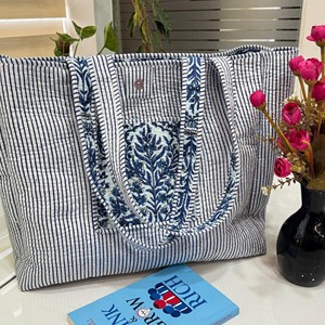 Sac fourre-tout en coton pour femme avec design ouvert lavable, style intemporel et épuré pour un usage quotidien et en voyage, cadeau de Noël - Product Image 1