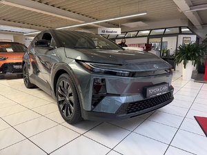 SUV Eléctrico Toyota C-HR Plus Lounge AWD con Paquete Sky Sound, Vehículo de Nueva Energía, Gran Autonomía, Crossover Familiar, Exportación - Product Image 5
