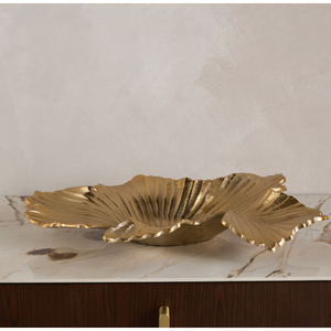 Bol décoratif en aluminium en forme de feuille d'or, texturé et cannelé, plat de service pour snacks, centre de table asymétrique floral, assiette à fruits - Product Image 2