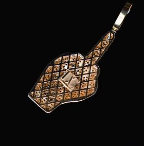 Collier pendentif doigt d'honneur plaqué or avec strass et zircon, bijoux hip-hop, chaîne statement pour soirée - Product Image 3