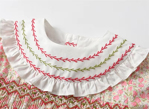 Robe florale pour enfants en coton brodé à la main avec imprimé Liberty d'été personnalisé, vêtements smockés pour bébés, vêtements smockés pour fillettes - Product Image 3