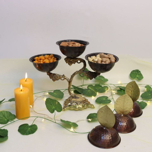 Modern Luxury Silver Hammered Metal dry fruits <b>Serving</b> <b>Bowl</b> <b>with</b> <b>Lid</b> and Gold Stand Nut Candy Dish - Product Image 3