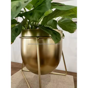 Maceta de metal martillado moderna, artículo fantástico para decoración de hogar y Jardín de Azora Industries - Product Image 6