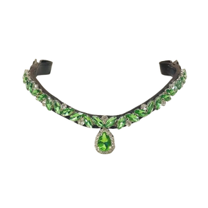 Élégante mèche de tête pour cheval en cristal vert en forme de goutte d'eau avec pendentif en argent pour concours équestres et accessoires d'équitation - Product Image 1