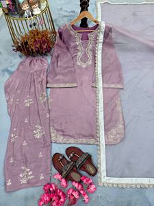 Ensemble Kurti en soie de verre romain de qualité supérieure avec broderie de sequins de 3 mm, pantalon palazzo Farshi et dupatta en organza fantaisie - Product Image 3