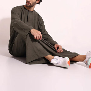Jubbah Musulmana para Hombre de Alta Calidad, Cómoda y Transpirable, Thobe de Nuevo Diseño Más Vendido en Diferentes Colores y Tallas XXL para Adultos - Product Image 6