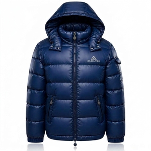 Veste matelassée à capuche bleu marine pour homme, veste d'hiver chaude et matelassée pour l'extérieur, veste légère imperméable One Apex - Product Image 4