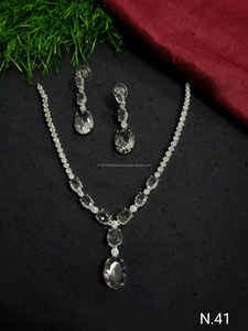 Ensemble de bijoux de mariée en diamant américain classique Collier et boucles d'oreilles en deux pièces pour mariage Style classique à la mode - Product Image 4