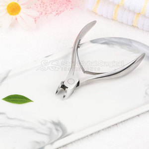 Coupe-ongles de précision haut de gamme avec lame incurvée en acier inoxydable, construction durable, design confortable pour un soin facile des ongles - Product Image 5
