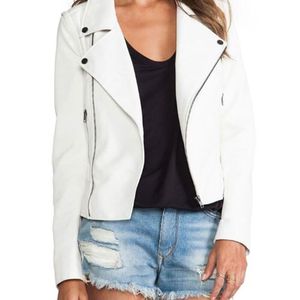 Veste en cuir véritable et daim de vache imperméable et écologique pour femme Pitcher International, avec emplacements pour logo personnalisé et marque privée - Product Image 1