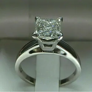 Anillo de Compromiso de Lujo con Moissanita Corte Princesa, Plata de Ley 925, Anillo de Boda de Alto Brillo para Mujer - Product Image 2