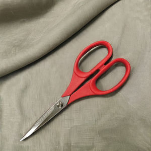 กรรไกรเย็บผ้า DIY แบบกำหนดเอง - ด้ามจับไนลอนโค้งตามหลักสรีรศาสตร์ ขอบเรียบ ใบมีดสแตนเลสญี่ปุ่น 420J2 ปลายแหลม กรรไกรแบบกลวง - Product Image 3